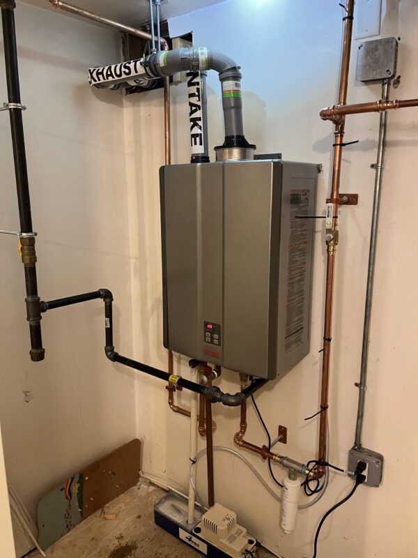 Rinnai tankless water heater installed in Cambridge Massachusetts by Endless Energy